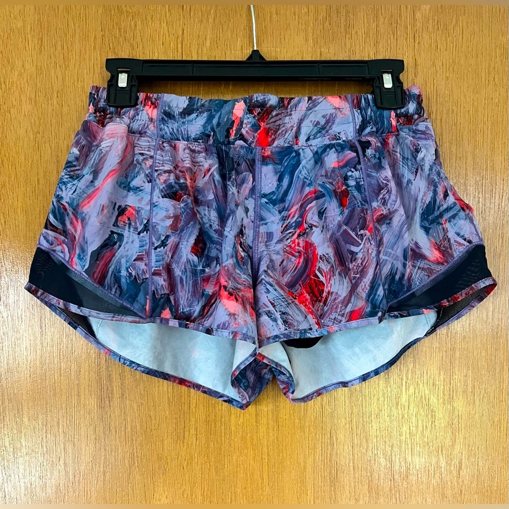 Gently worn Lululemon shorts size 8 low rise - Picture 3 of 3